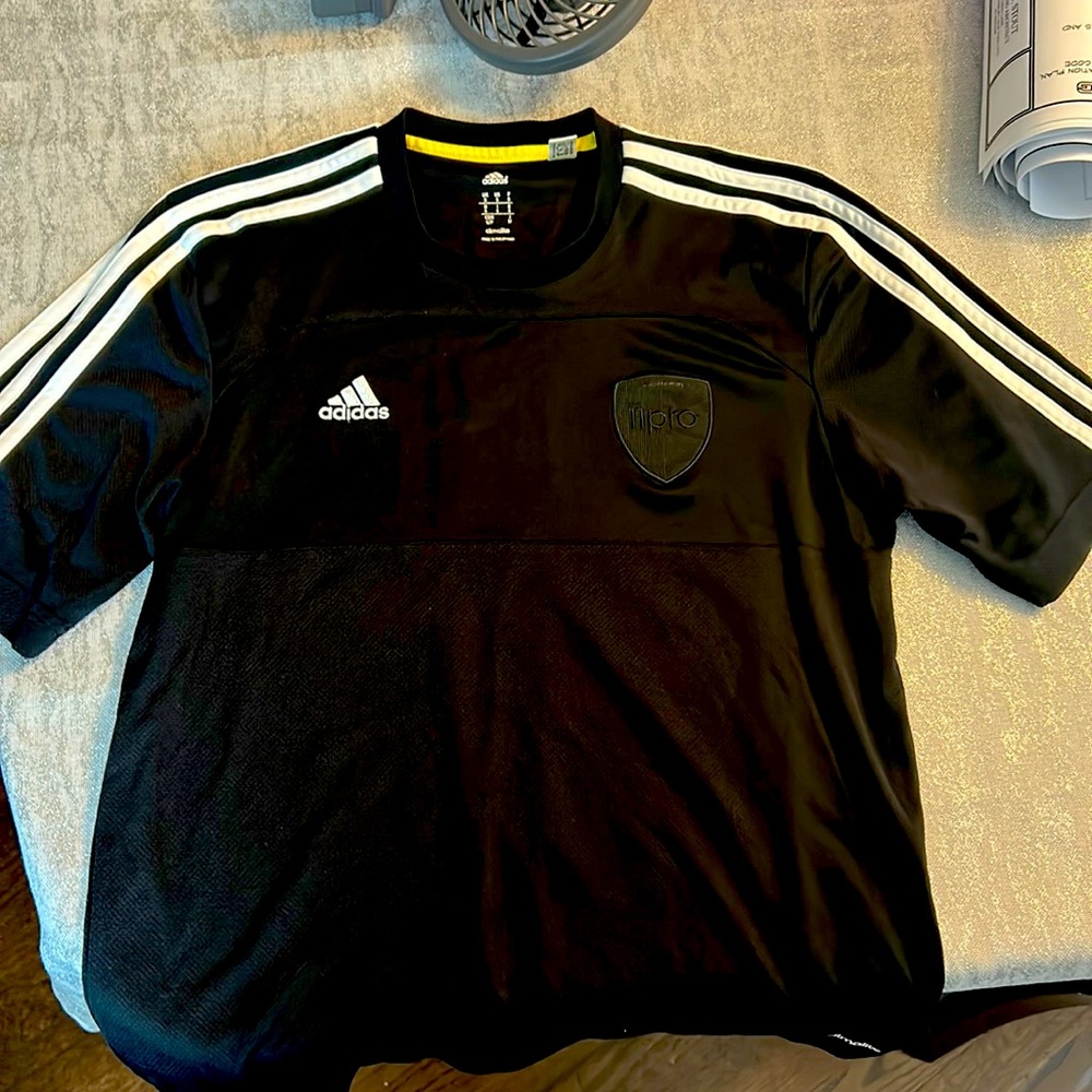 Men’s Adidas Climalite soccer football shirt SMALL